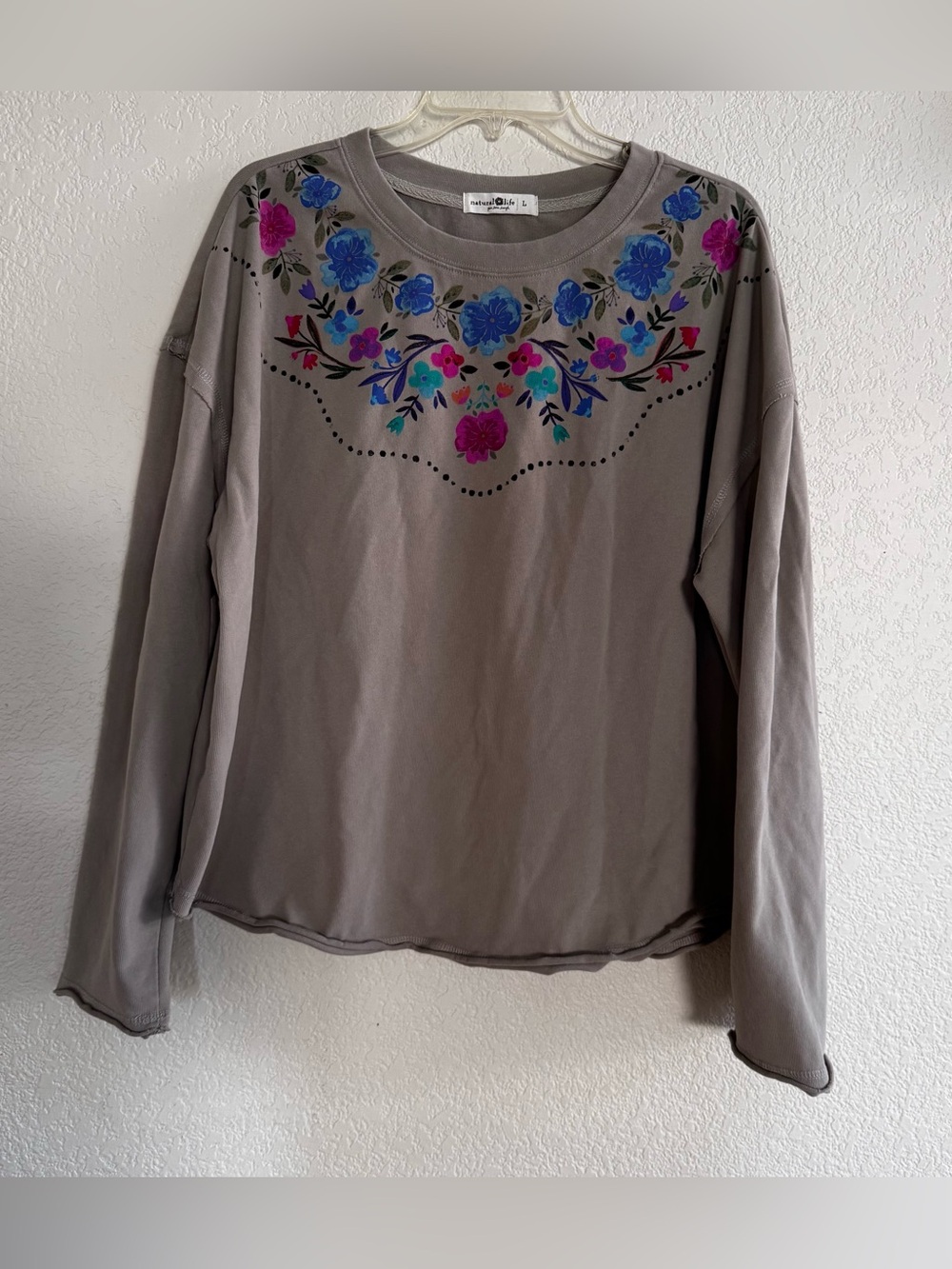 NATURAL LIFE Taupe Long Sleeve Top Sweatshirt Pullover Blue Pink Floral Yoke L